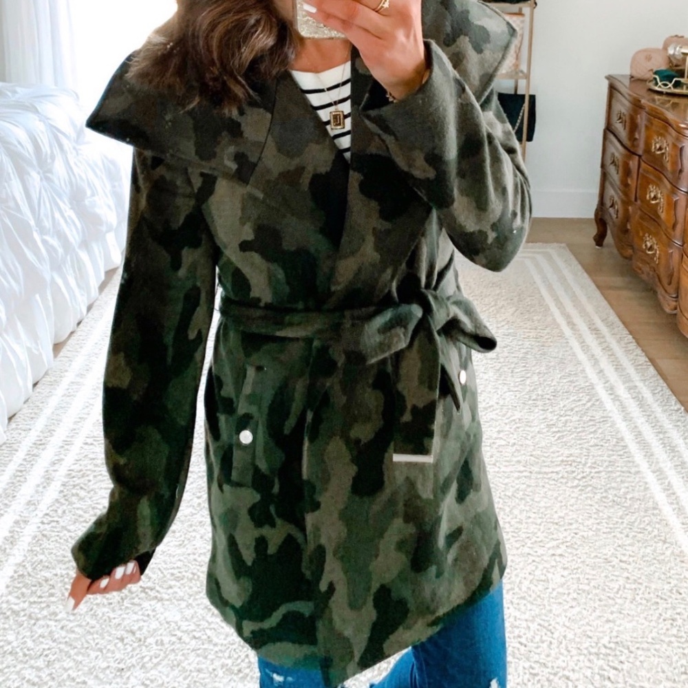 Chic Camo Wool-Blend Wrap Coat with Oversized Collar – Size small petite
